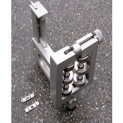 The MV3/VDC5/VDC7 Zipper tool performs the function of placing the cables/tubes into the channels of the conduit system, then closes the conduit