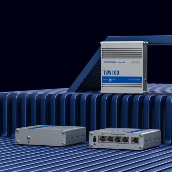 TSW100 Unmanaged 5 Port Switch with PoE+ (802.3at Alt-B) - Image 3